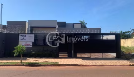 Venda de Casa Impecável em Campo Grande-MS, Bairro Parque Residencial Rita Vieira: 3 Quartos, 1 Suíte, 2 Salas, 2 Banheiros, 2 Vagas de Garagem, 180m².