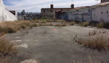 Terreno plano no centro da Pauliceia, área muito boa para o ponto comercial com 17x48.