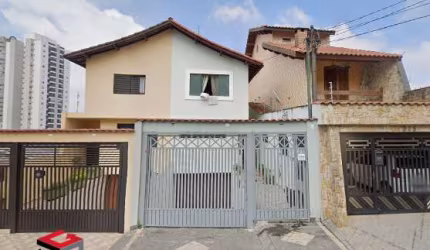 Sobrado com 198 m² localizado na Vila Floresta em Santo André.