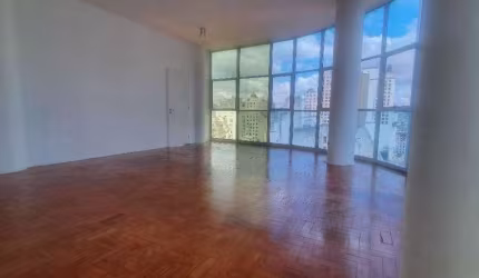 Conjunto comercial de 77m² no Centro Histórico de São Paulo, sem vaga de garagem. Sé, São Paulo/SP.