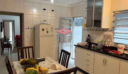 Sobrado com 207 metros localizado no Bairro Planalto em São Bernardo do Campo/SP.