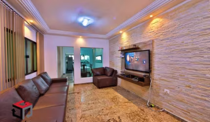 Sobrado 260 m² Localizado No Bairro bairro Pauliceia - S.B.C