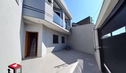 Sobrado novo com 100m² com projeto moderno localizado no Bairro Curuça em Santo André/SP.