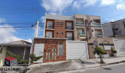 Cobertura com 90 m² localizada no Bairro Guaraciaba em Santo André.