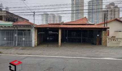 Terreno de 300m² com casa antiga e edícula na Vila Floresta