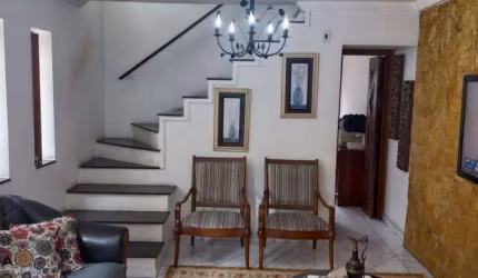 Sobrado de 180 m² localizado no Rudge Ramos em São Bernardo do Campo - SP.