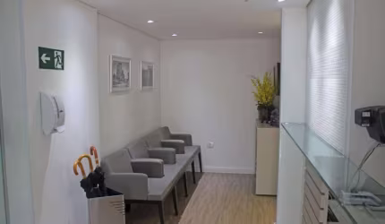 Conj. Comercial com 250m² localizado no Bairro da Saúde em São Paulo- SP.