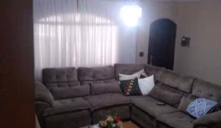 Casa com 226m² localizada no Bairro Terra Nova II em São Bernardo do Campo - SP.