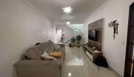 Sobrado de 208m² localizado no Montanhão em São Bernardo do Campo/SP.