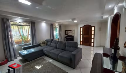 Sobrado de 327 m² na Vila Pires em Santo André - SP