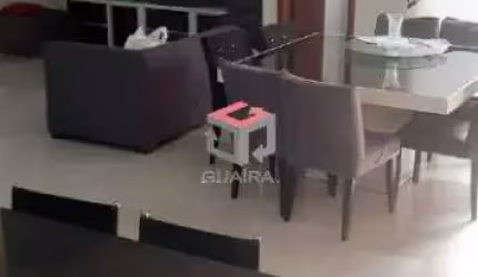 Casa com 340m² localizada no Bairro Planalto em São Bernardo do Campo - SP.