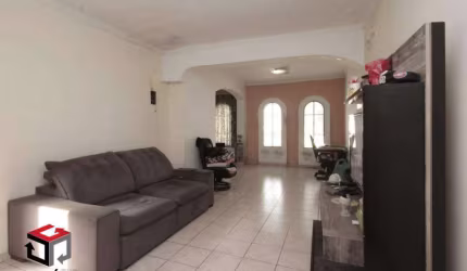 Casa de 300m², localizada no bairro Ipiranga- São Paulo- SP.