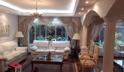Casa com 480m², localizado no bairro Brooklin Paulista em São Paulo - SP