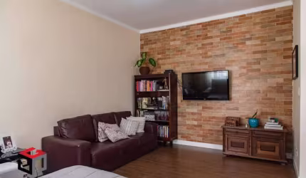 Casa com 205m², localizada no bairro Cambuci em São Paulo- SP