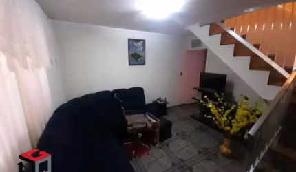 Casa térrea com 150m² localizado no Parque Novo Oratório em Santo André/SP.