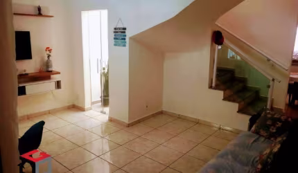 Sobrado à venda 3 quartos 1 suíte 2 vagas São Vicente - Mauá - SP