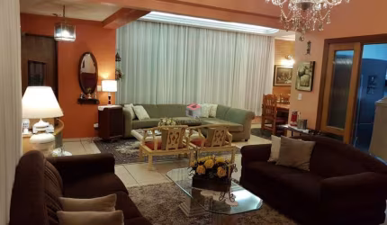 Casa Térrea com 308 m² localizado na Vila Lusitânia em São Bernardo do Campo/SP.