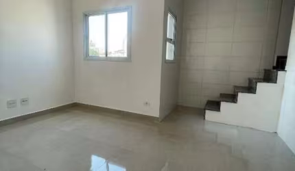 Cobertura Frente com Elevador 90 m², 1 suíte, 2 banheiros e garagem coberta.