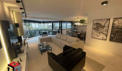 Apartamento de 247 m² no Bairro Aclimação em São Paulo - SP (Com Elevadores)