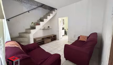 Sobrado com 150m² localizado no Jardim Industrial em São Bernardo do Campo/SP.
