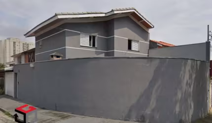 Sobrado à venda 3 quartos 1 suíte 2 vagas Jaçatuba - Santo André - SP