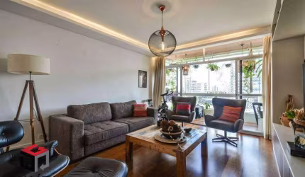 Apartamento de 182m² com elevador, em Moema à venda.