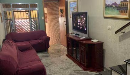 Sobrado com 2 quartos , 2 banheiros e 1 vaga - Bairro Taboão - SBC