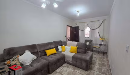 Casa com 212 m² localizada no Bairro Camilópolis em Santo André - SP.