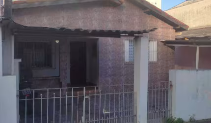 Casa térrea com estrutura ideal para família e negócios! Contem 2 frentes.