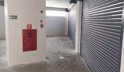 Salão comercial, novo, com 247m² no bairro Ferrazópolis.