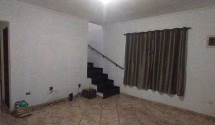 Sobrado com 2 residências, 2 vagas no Jardim do Lago