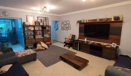 Sobrado com 186m² localizado na Vila Pires em Santo André/SP.