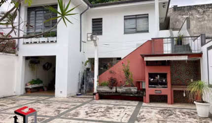Sobrado de 400m² / Bairro Campo Belo em São Paulo - SP