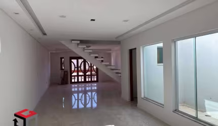 Sobrado à venda 3 quartos 3 suítes 8 vagas Santa Maria - Santo André - SP