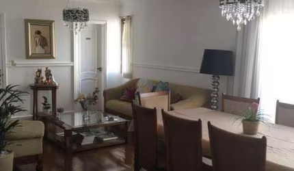 Imóvel de 144m² de área útil, todo reformado, 3 quartos sendo uma suíte com closet, todos com armários planejados