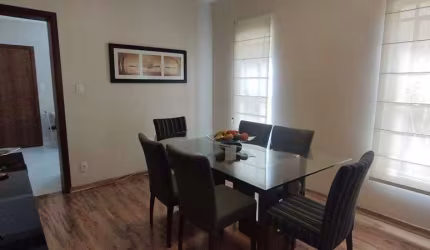 Sobrado 129 m², 3 dormitórios, 1 suíte, sala de jantar, estar, cozinha ampla, lavanderia, 2 vagas garagem. Edícula com consultório.