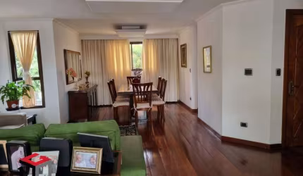 Apartamento 4 Dormitórios em Campo Belo com 181m²
