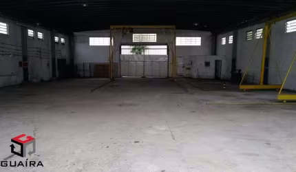 Galpão em Santo Amaro com 815 m2.