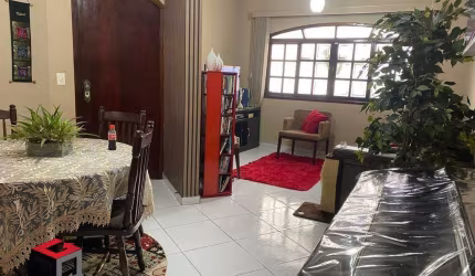Sobrado à venda 4 quartos 3 suítes 4 vagas Santo Antônio - Santo André - SP
