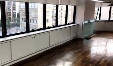Sala Comercial em Cerqueira César com 62m²