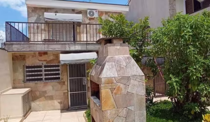 Sobrado Residencial 3 Dormitórios em Bosque da Saúde com 206m²