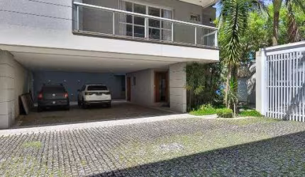 Sobrado à venda 4 quartos 2 suítes 6 vagas Gilda - Santo André - SP