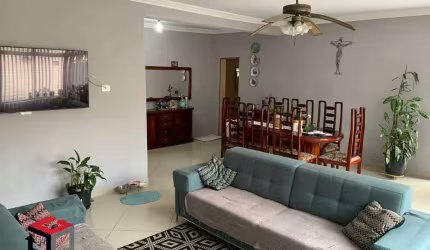 Sobrado à venda 5 quartos 2 suítes 4 vagas Dos Casa - São Bernardo do Campo - SP