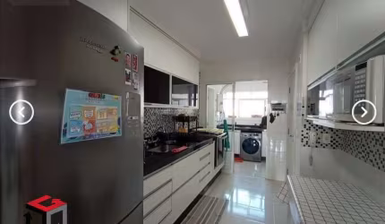 Apartamento 101m², Saúde próximo ao metrô com 3 dormitórios, 1 suíte, cozinha, lavanderia, sala ampla, repleta de armários