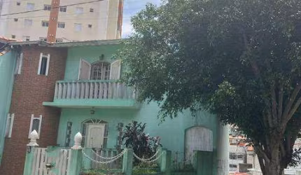 Sobrado à venda 4 quartos 4 suítes 8 vagas Santo Antônio - Santo André - SP