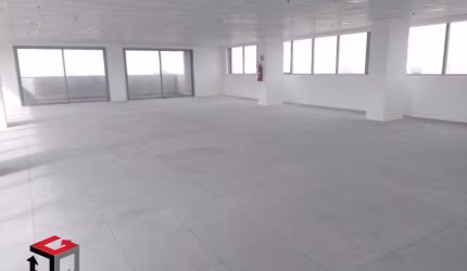 Belíssima sala comercial á venda com 316 m² na Chácara Santo Antonio.