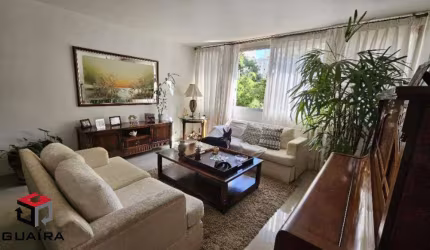Apartamento em Moema com 131m²