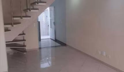 Sobrado com 85m² em condomínio localizado no Bairro Nova Petrópolis em São Bernardo do Campo/SP.