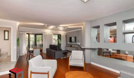 Apartamento 4 Dormitórios em Itaim Bibi com 173m²