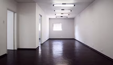 Casa de 230 m² no Pq. Colonial em São Paulo - SP
